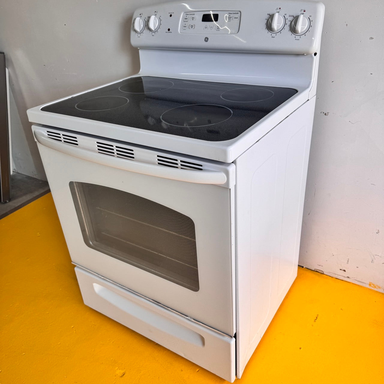 GE Electric Stove GE Electric Stove
